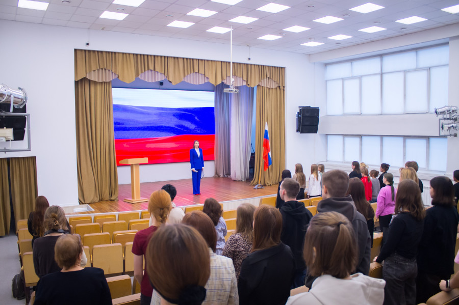 Встреча студентов-первокурсников с капитаном полиции в рамках борьбы с экстремизмом и терроризмом