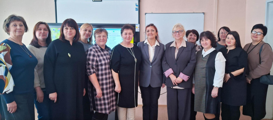 Филологи Университета Шукшина «на параде добрых советов» в МБОУ «СОШ № 8»